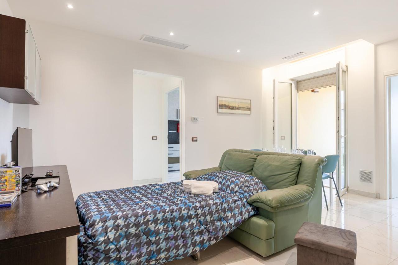 Seaside Flat With Swimming Pool And Private Parking Leilighet Calambrone Eksteriør bilde